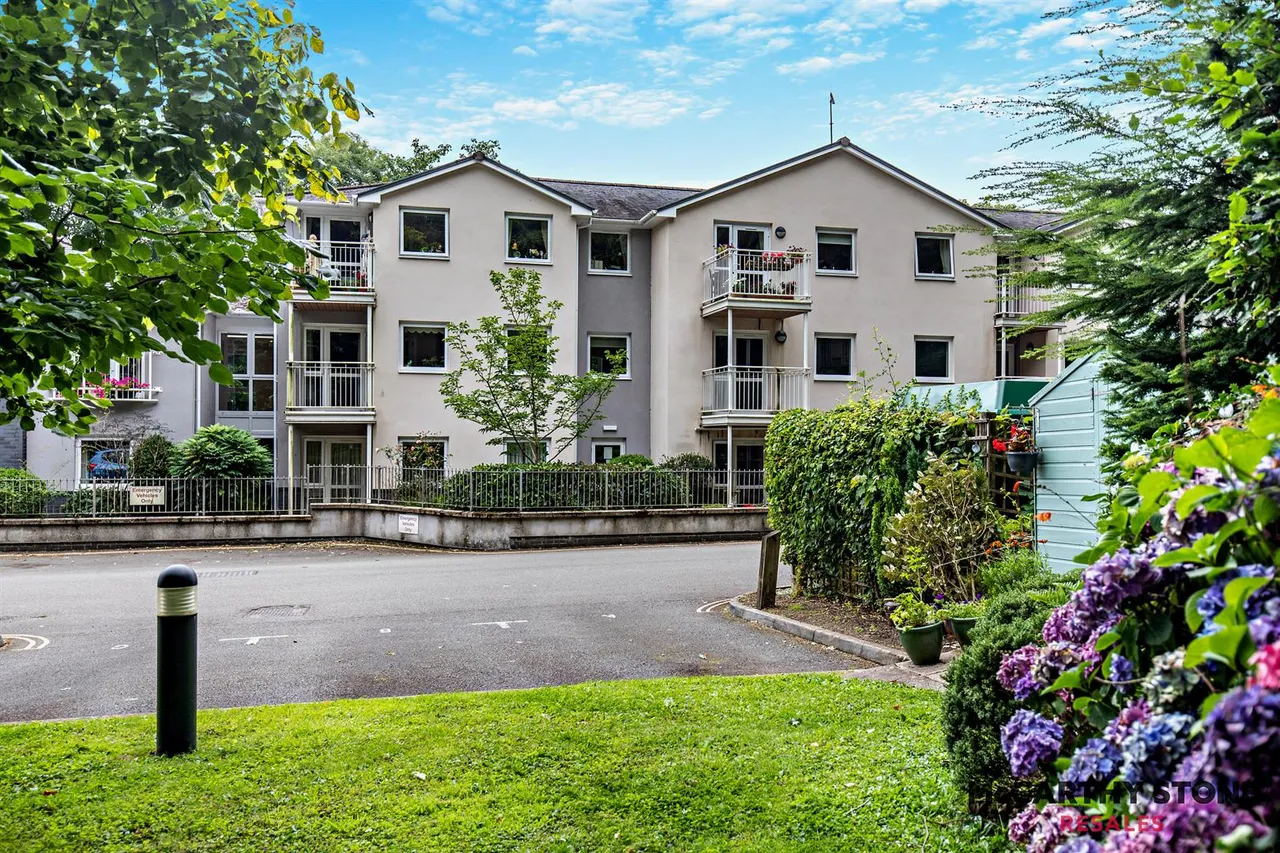 1 bed flat for sale, Oaklands Drive, Okehampton, EX20