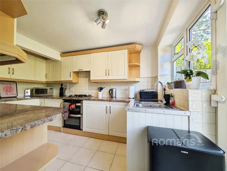 Ramsbury Drive, Earley, RG6, photo 5