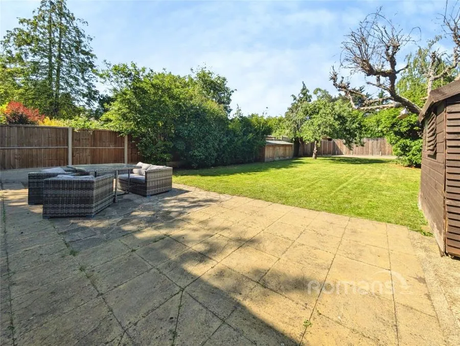 Ramsbury Drive, Earley, RG6, photo 2
