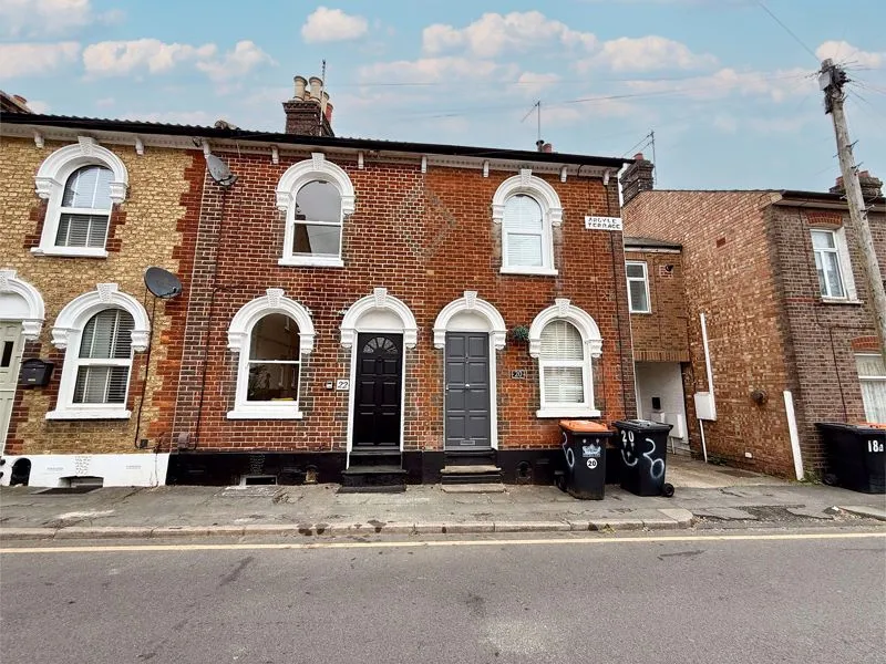 3 bed house for sale — Edward Street, Dunstable LU6 1HF
