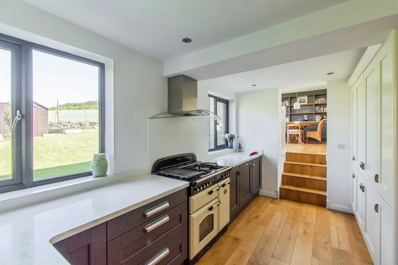 Top Fold Cottages, Old Denaby, DN12, photo 4