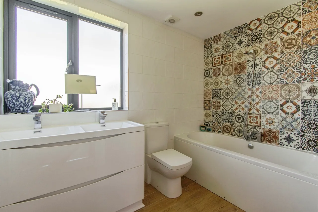 Top Fold Cottages, Old Denaby, DN12, photo 21