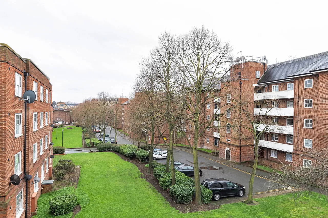 London, SW4, photo 9
