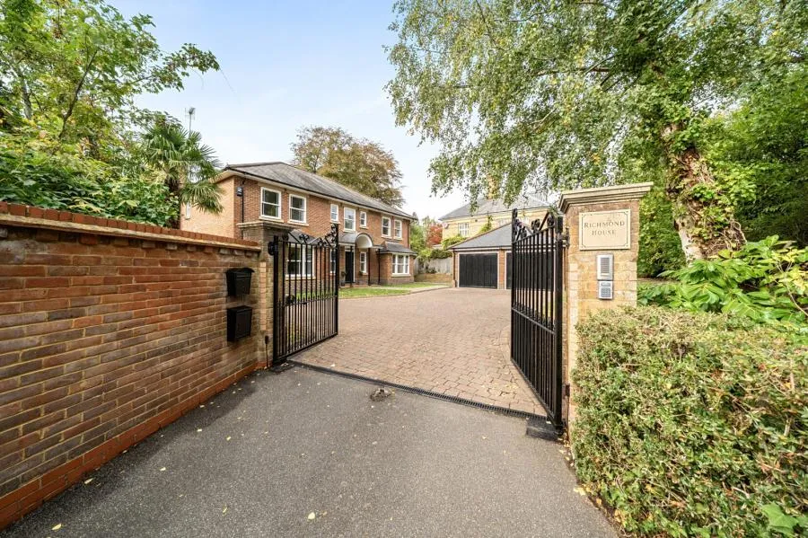 5 bed house for sale, London Road, Ascot, SL5