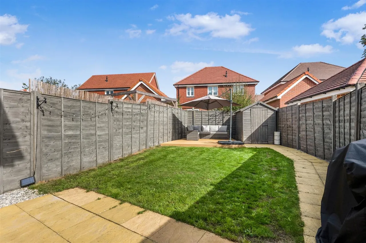 Centenary Road, Horsham, RH13, photo 23