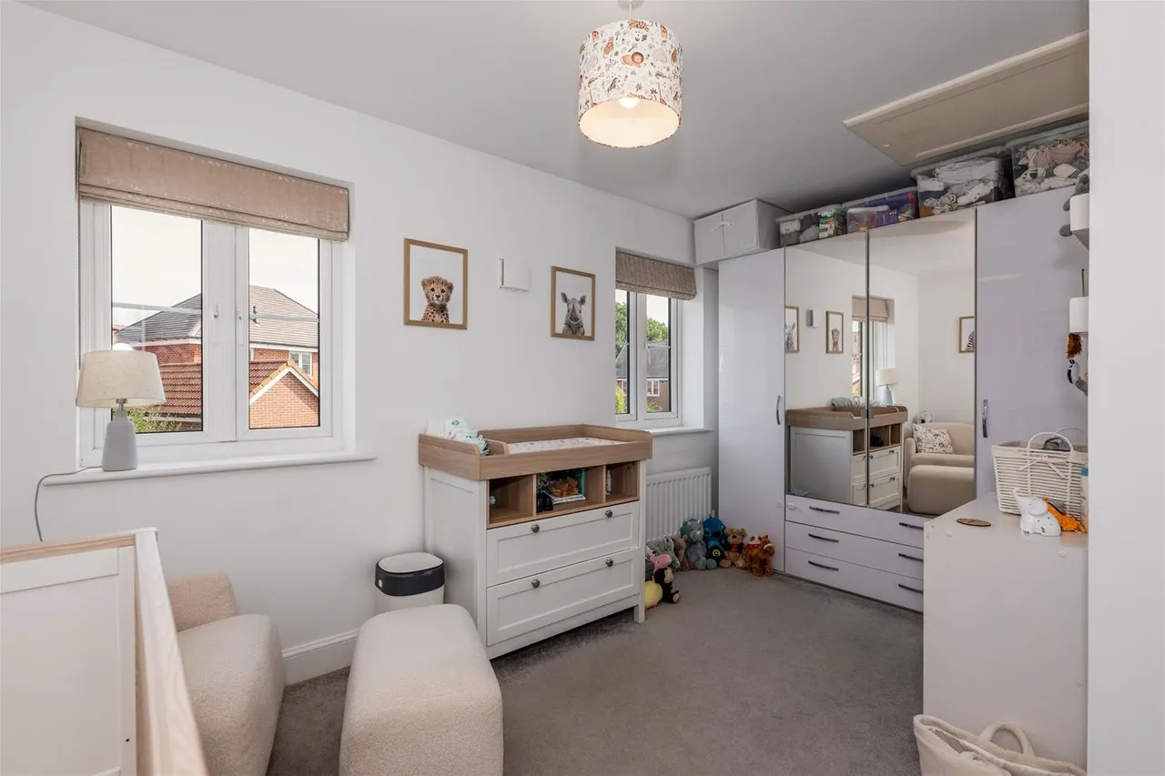 Centenary Road, Horsham, RH13, photo 15