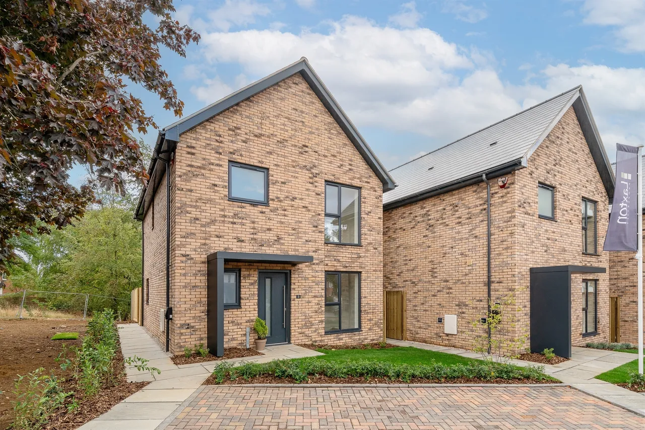 3 bed house for sale — St. Johns Drive, Stone, Aylesbury