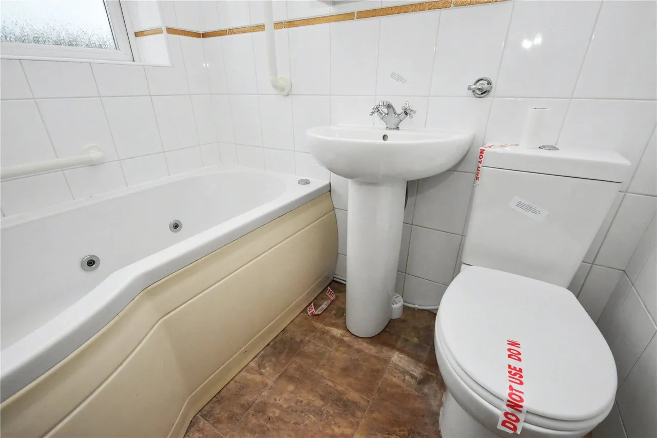 Burley Close, South Milford, LS25, photo 9