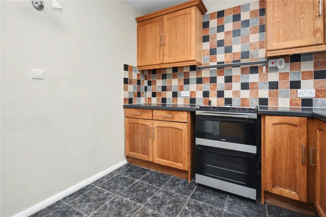 Burley Close, South Milford, LS25, photo 11