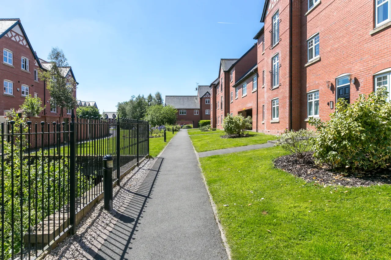Alden Close, Standish, WN1, photo 11