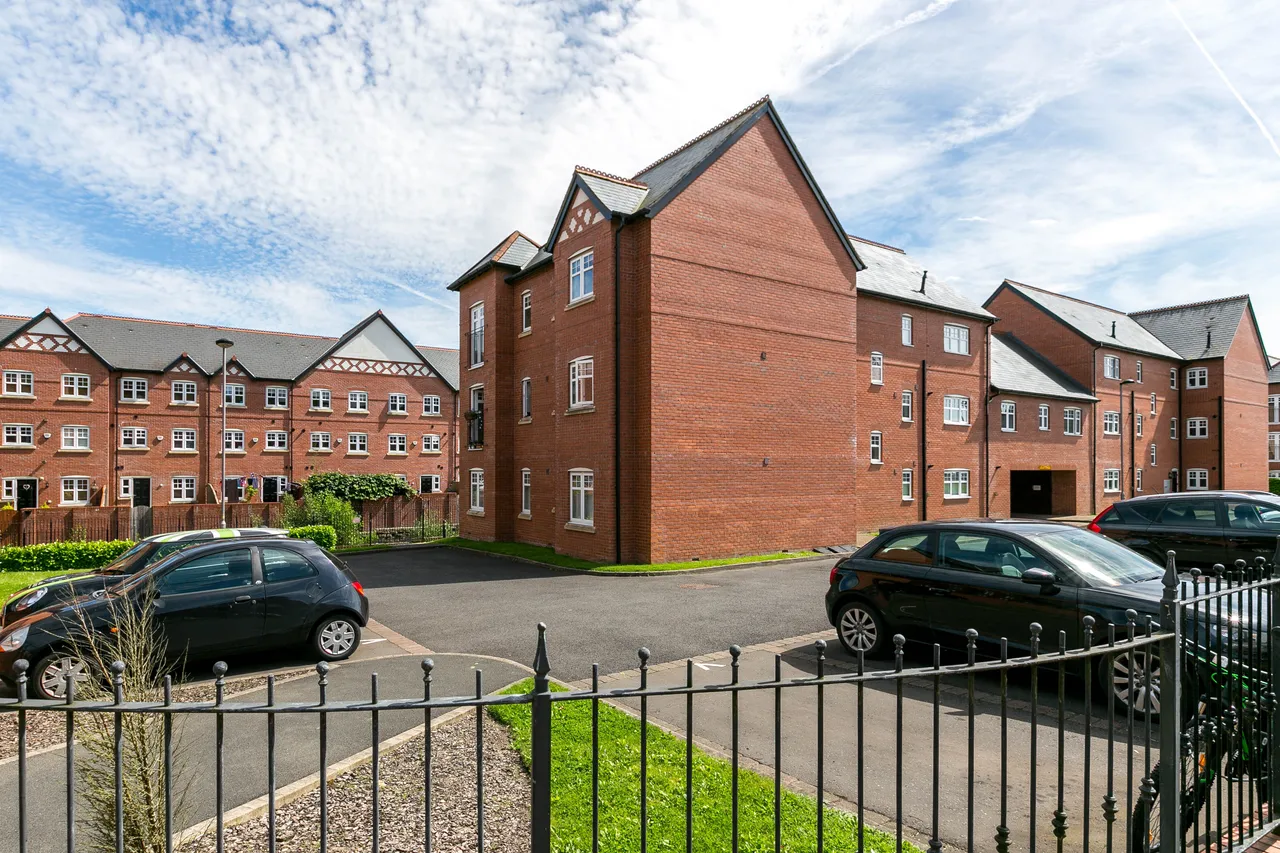 Alden Close, Standish, WN1, photo 16