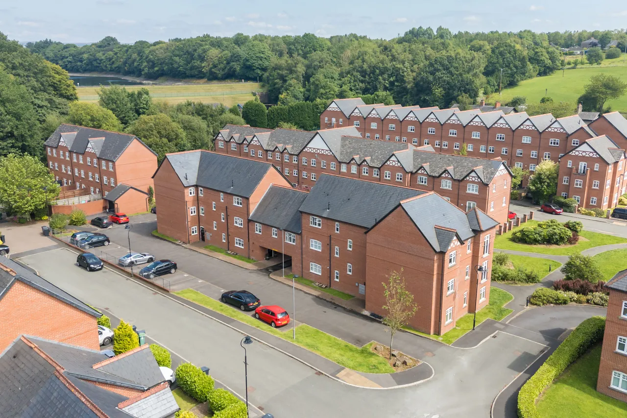Alden Close, Standish, WN1, photo 13