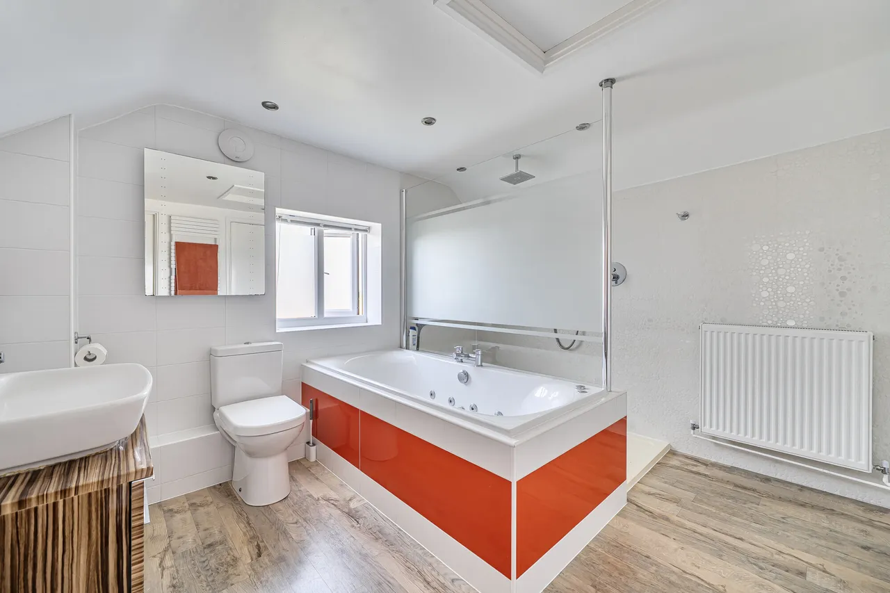 Bath Road, Eastington, GL10, photo 7