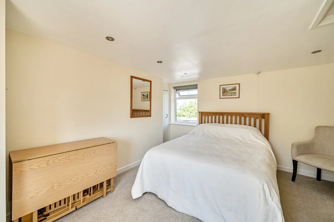 Bath Road, Eastington, GL10, photo 13