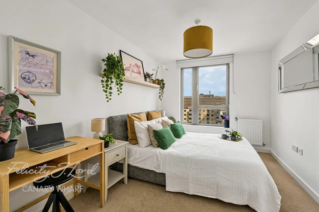 Booth Road, London, E16, photo 8