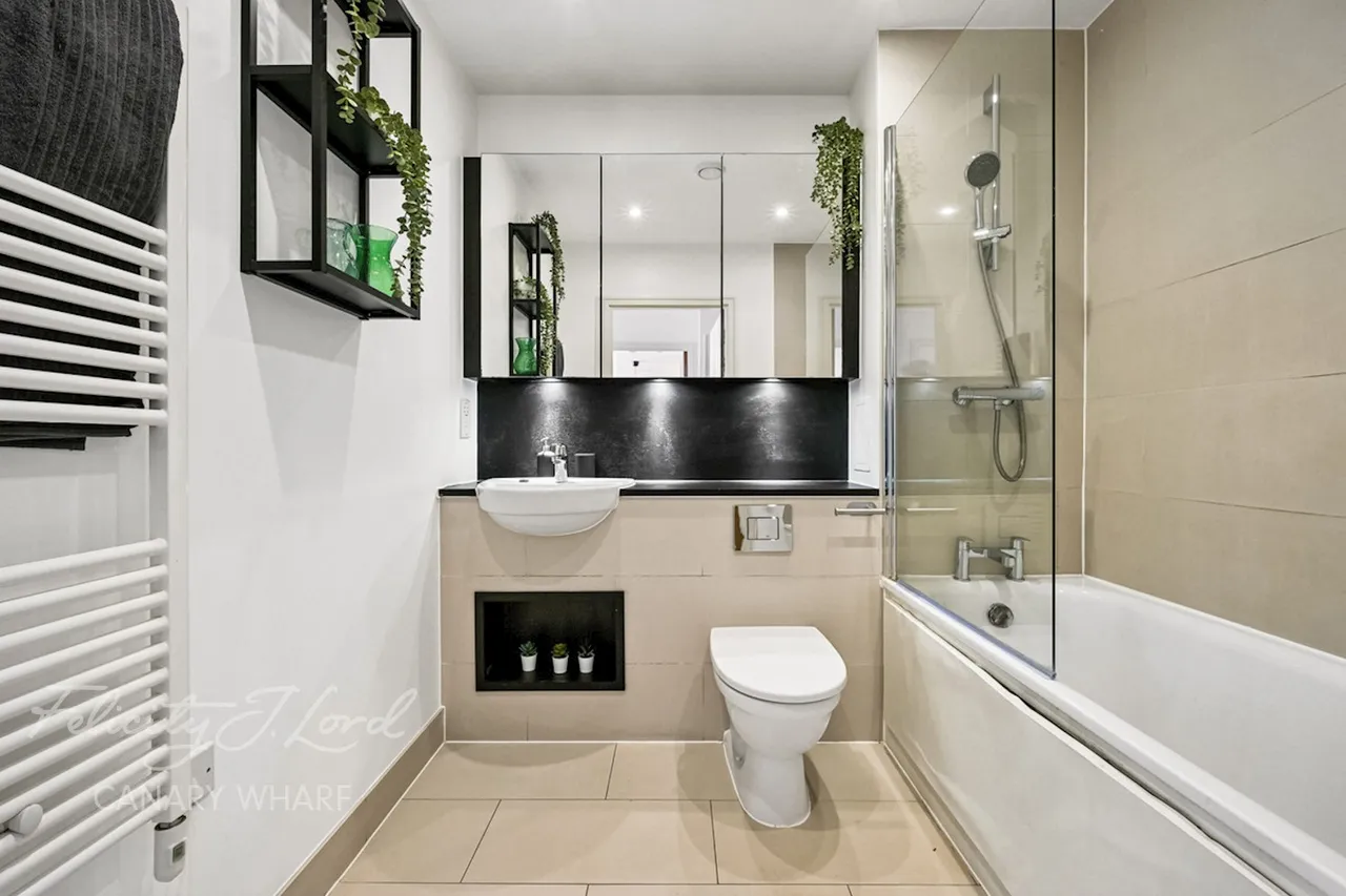 Booth Road, London, E16, photo 10