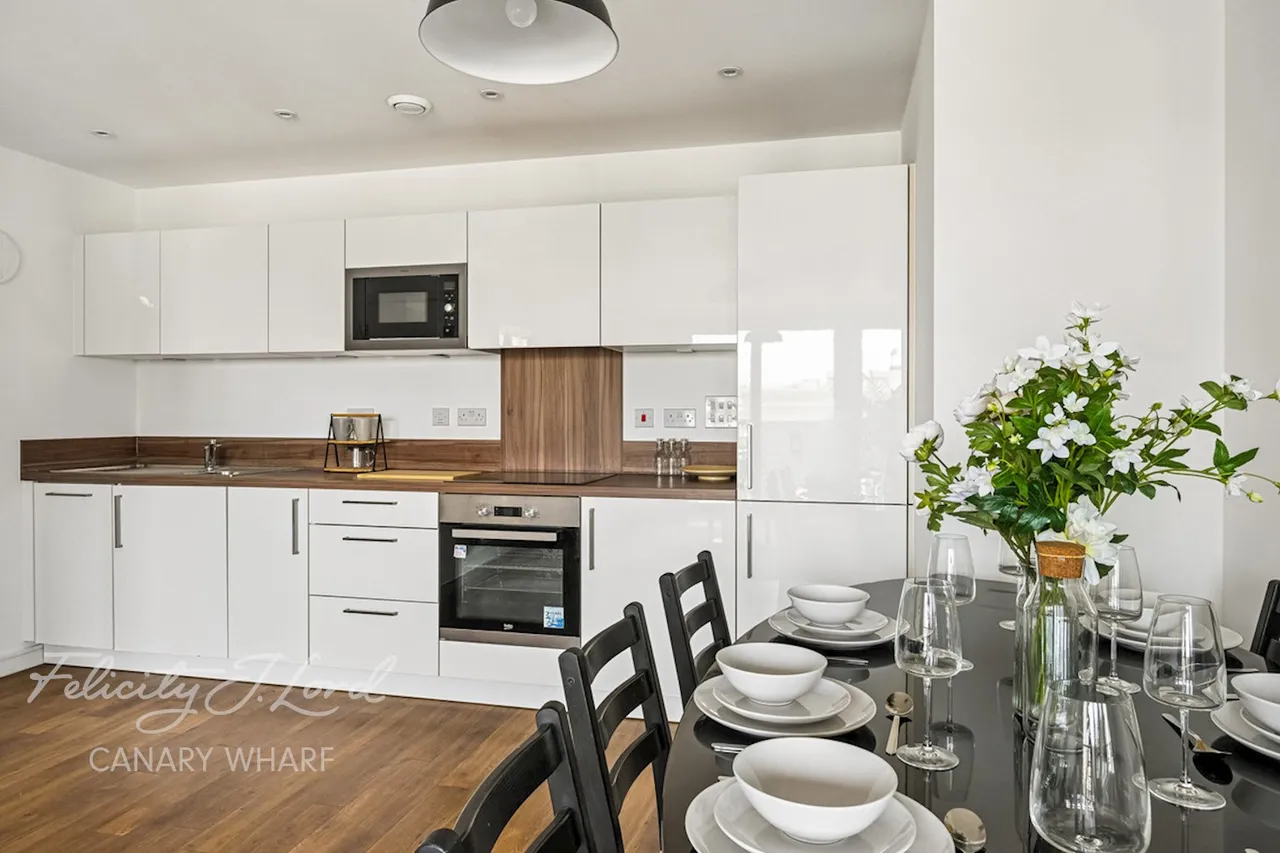 Booth Road, London, E16, photo 6