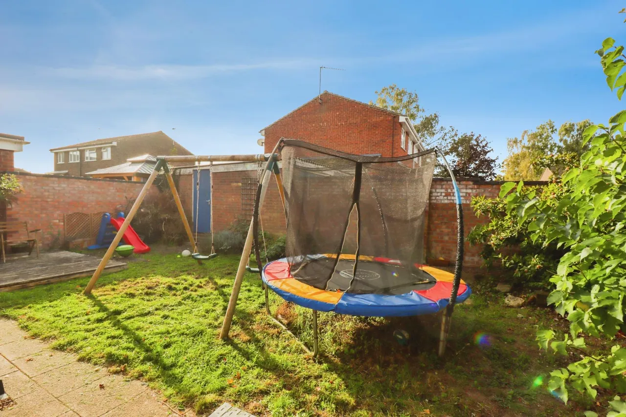 Honeysuckle Close, Bury St. Edmunds, IP28, photo 18