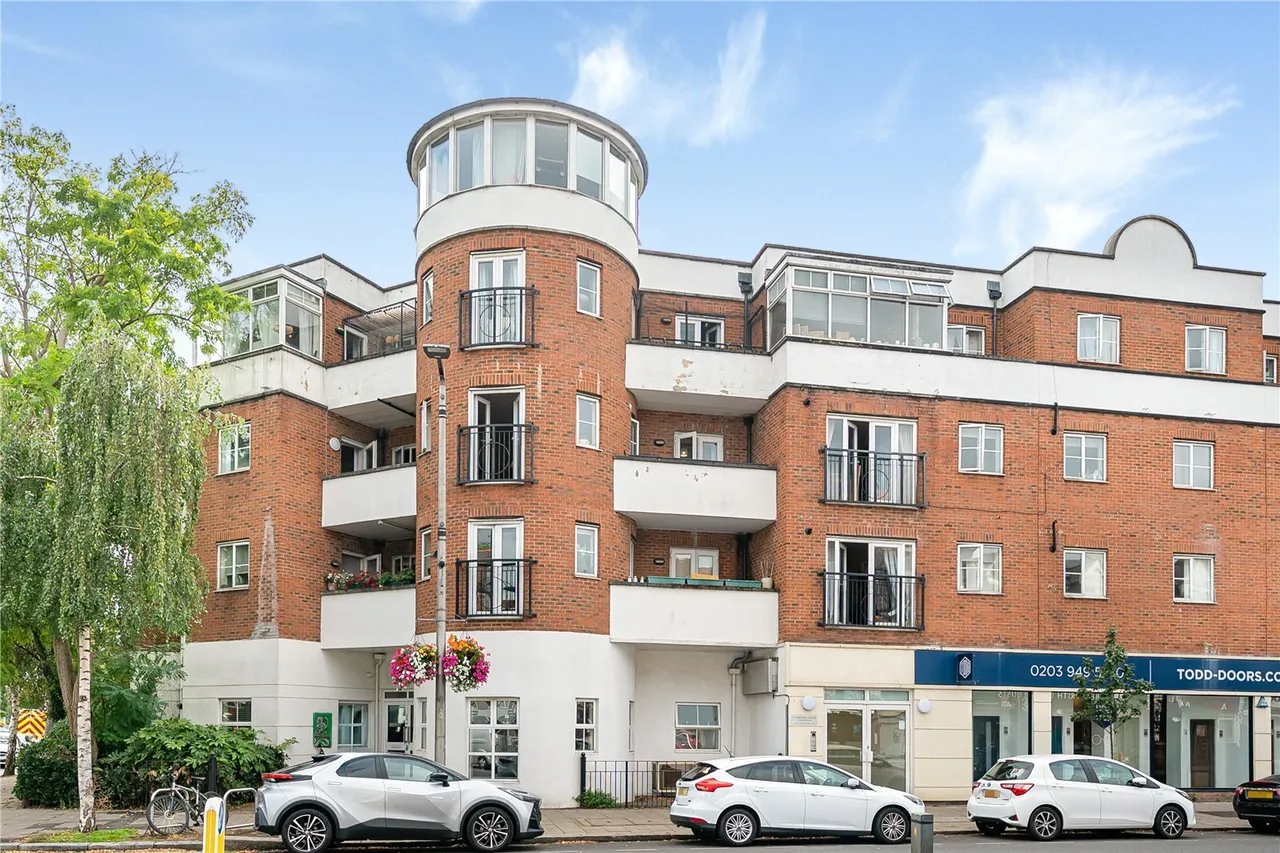 1 bed flat for sale, Heath Road, Twickenham, TW1