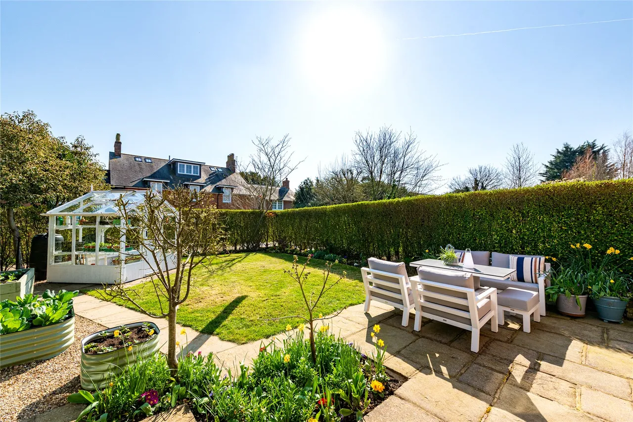Cublington Road, Aston Abbotts, HP22, photo 12