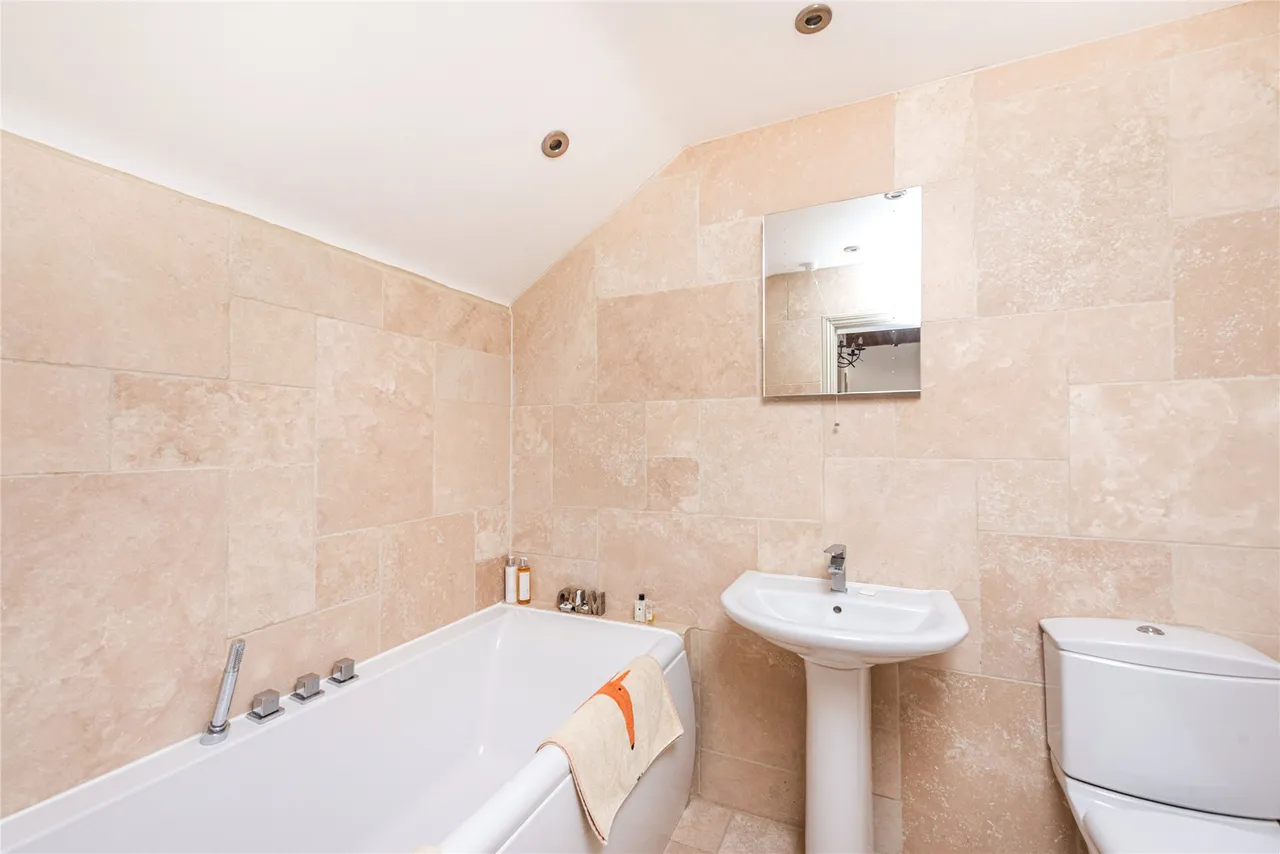Cublington Road, Aston Abbotts, HP22, photo 10