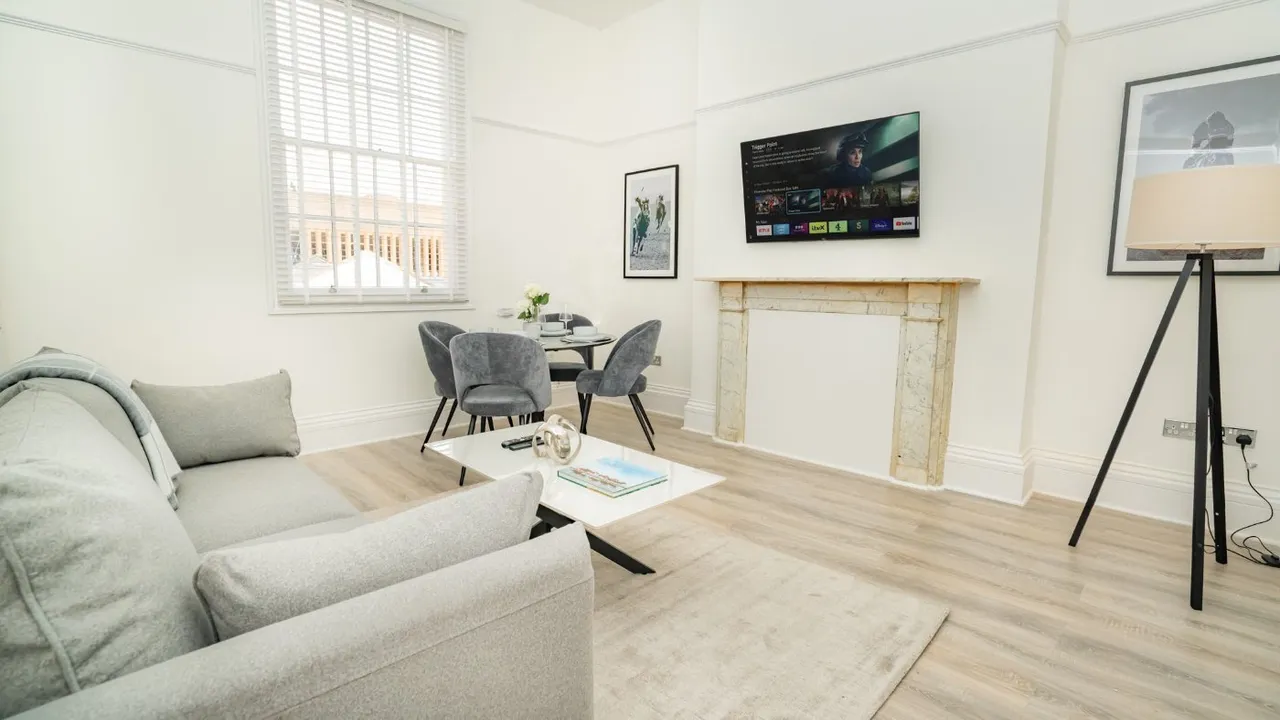 Grosvenor Street, Cheltenham, Gloucestershire, GL52, photo 10
