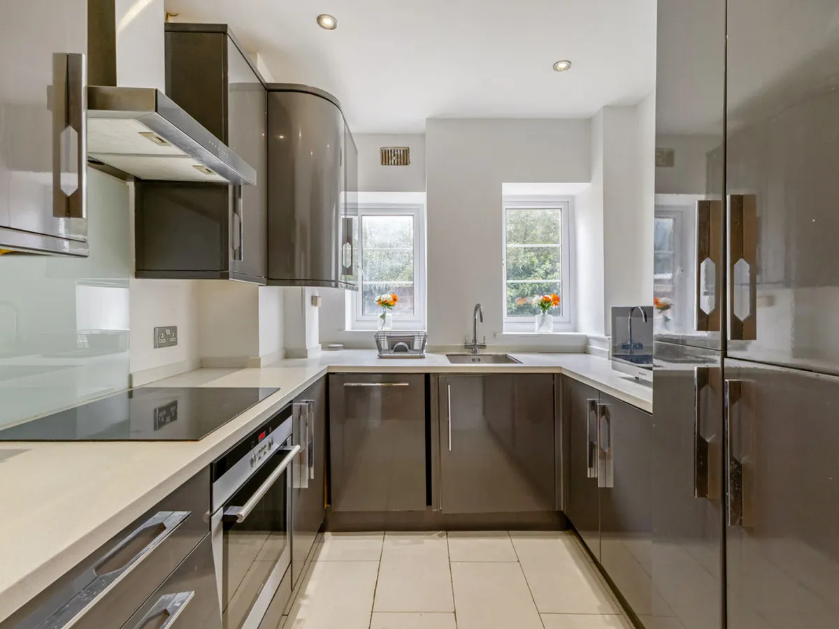 Berkeley Court, Reading, RG1, photo 4