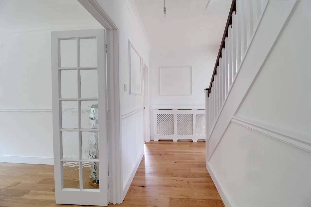 Shrublands, Brookmans Park AL9 7AL, photo 7