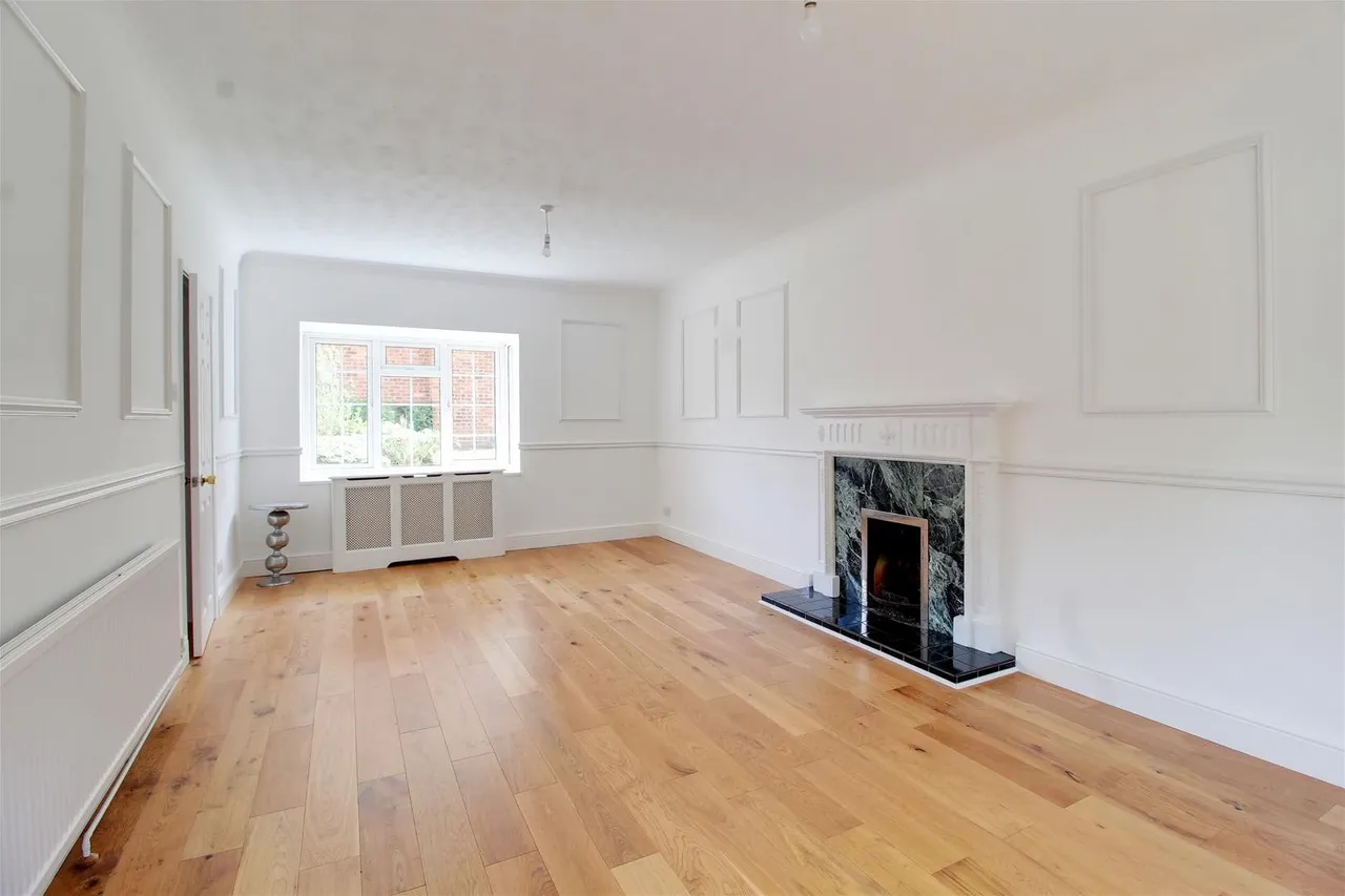 Shrublands, Brookmans Park AL9 7AL, photo 13