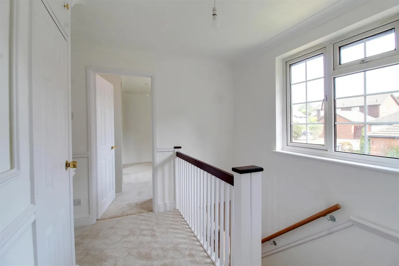 Shrublands, Brookmans Park AL9 7AL, photo 15