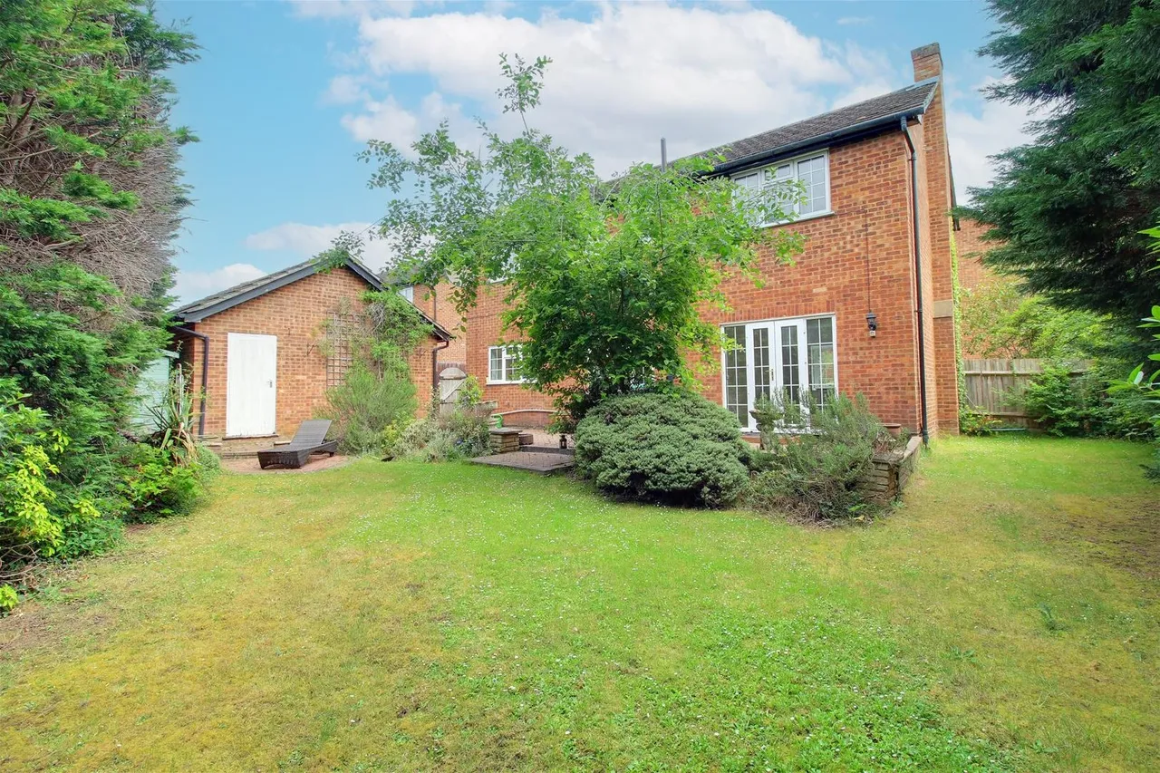 Shrublands, Brookmans Park AL9 7AL, photo 10