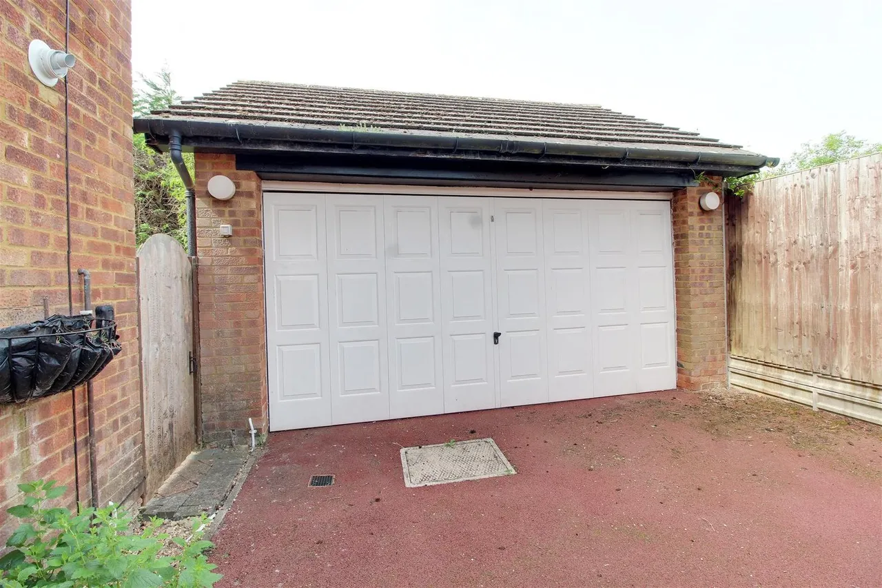 Shrublands, Brookmans Park AL9 7AL, photo 22