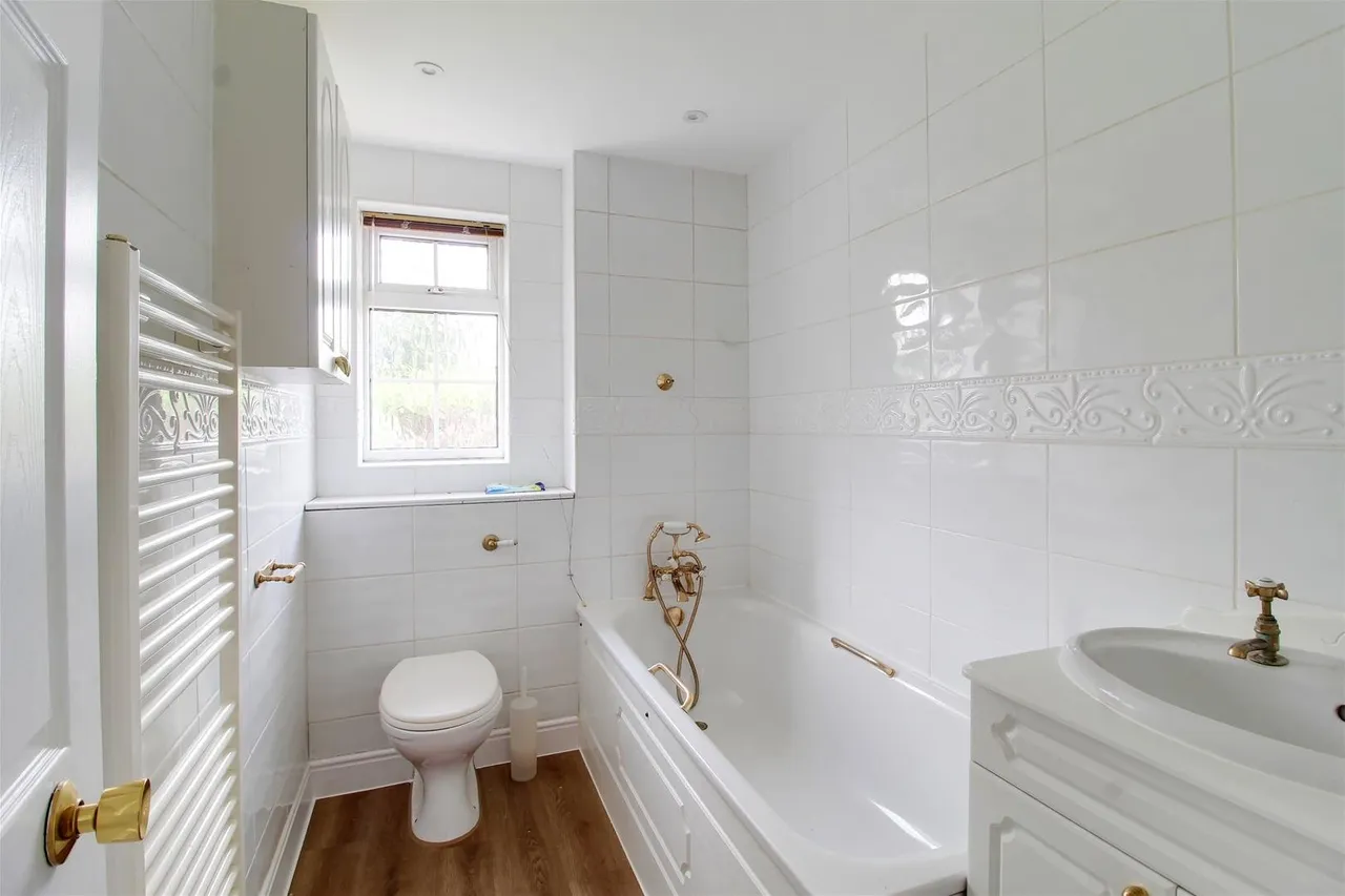 Shrublands, Brookmans Park AL9 7AL, photo 20