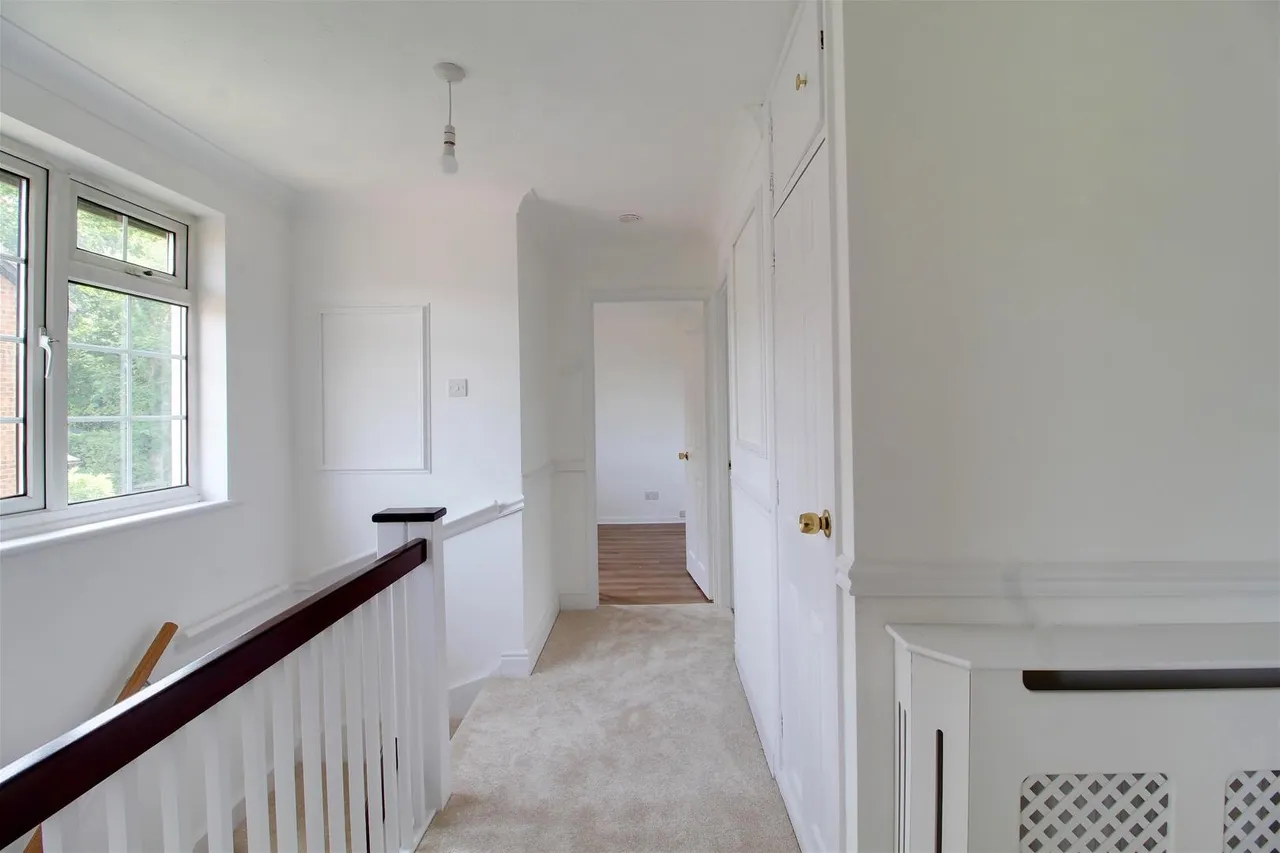 Shrublands, Brookmans Park AL9 7AL, photo 19