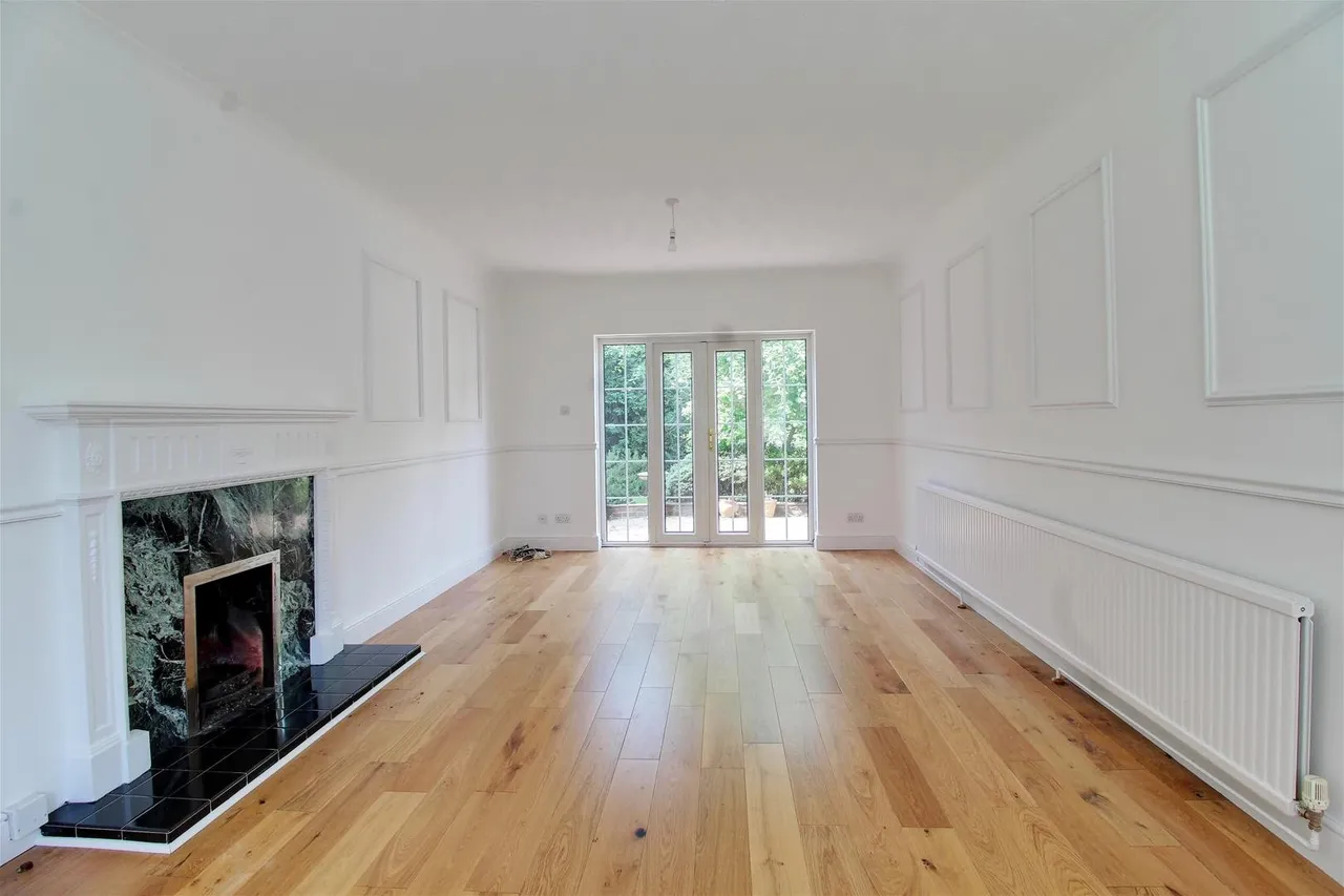 Shrublands, Brookmans Park AL9 7AL, photo 2