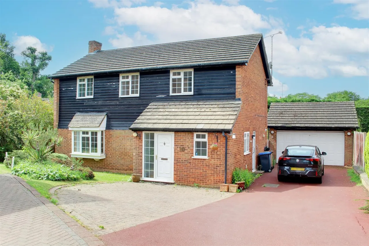 Shrublands, Brookmans Park AL9 7AL, photo 29