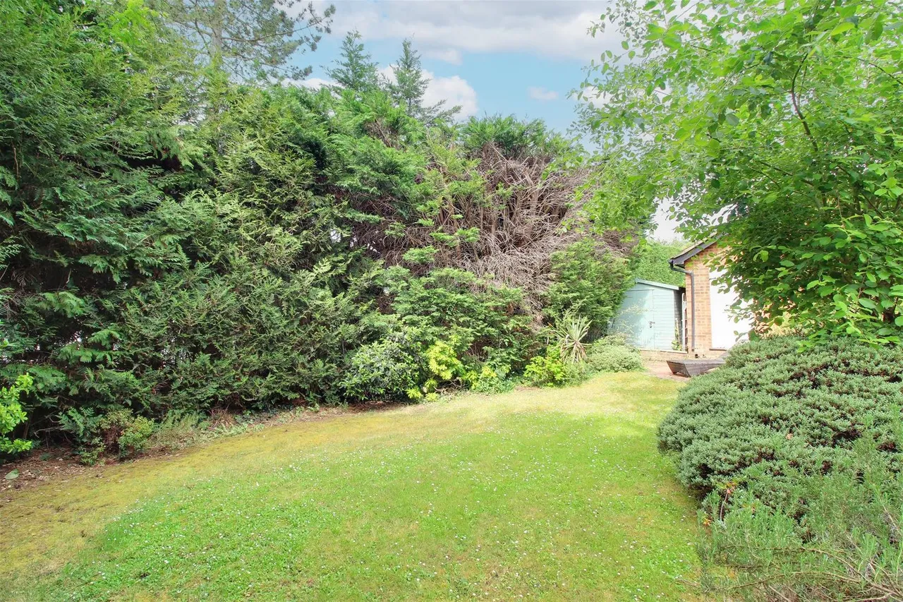 Shrublands, Brookmans Park AL9 7AL, photo 4