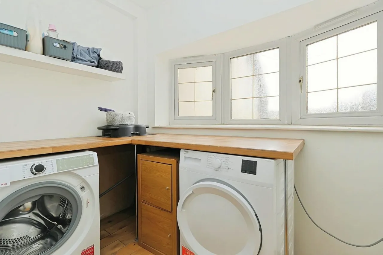 Whitehall Road, Farnley, LS12, photo 11