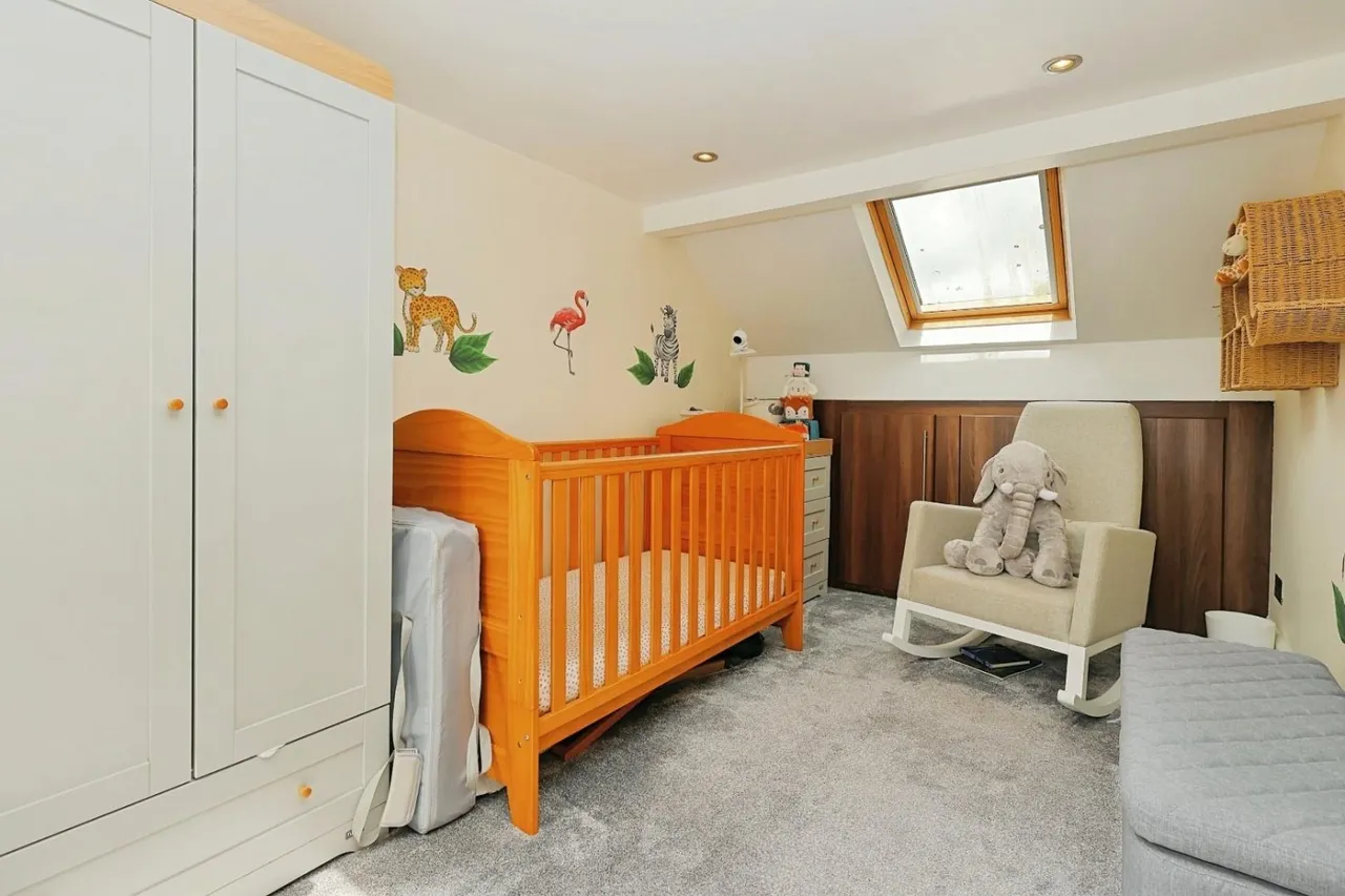 Whitehall Road, Farnley, LS12, photo 16