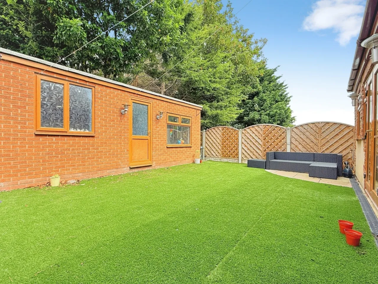 Whitehall Road, Farnley, LS12, photo 5