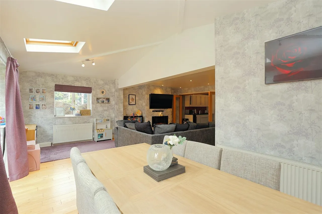 Whitehall Road, Farnley, LS12, photo 6