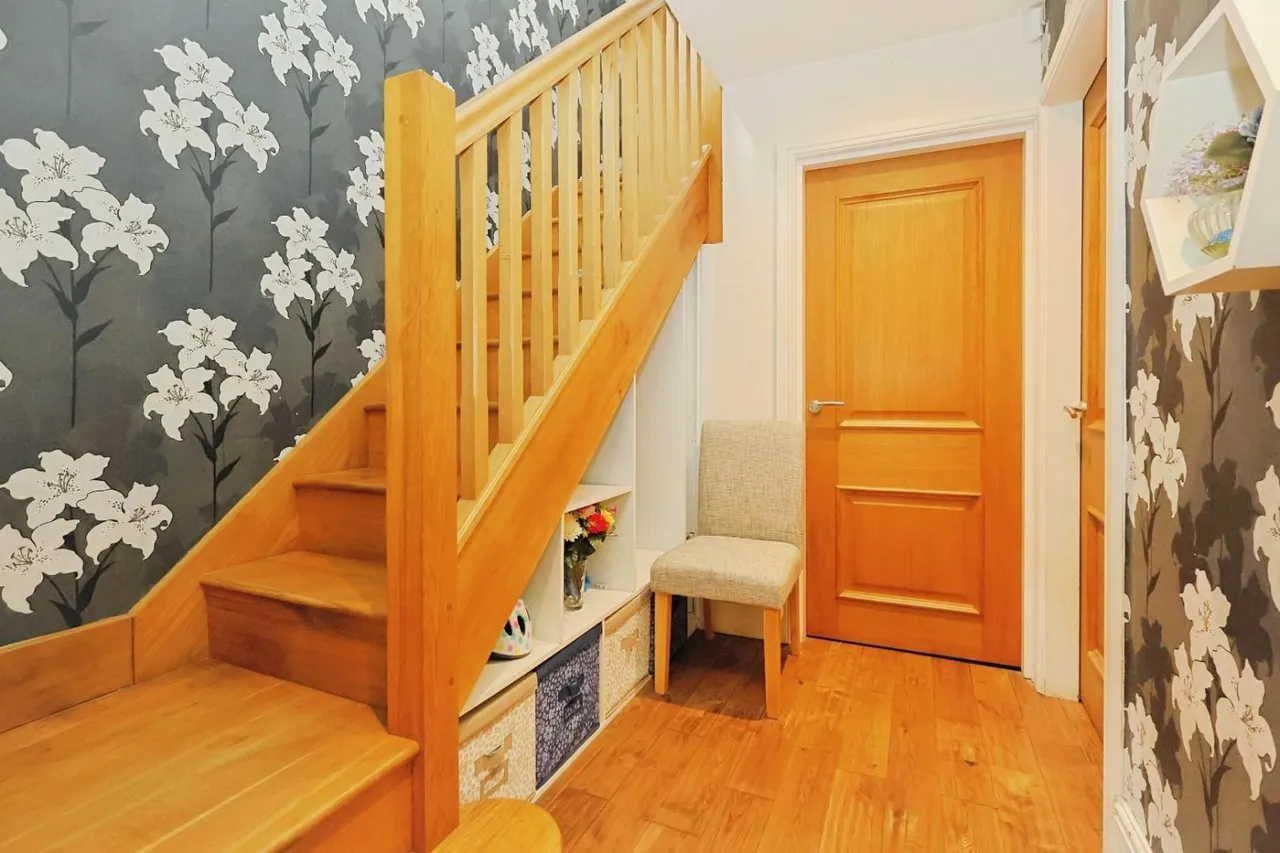 Whitehall Road, Farnley, LS12, photo 13