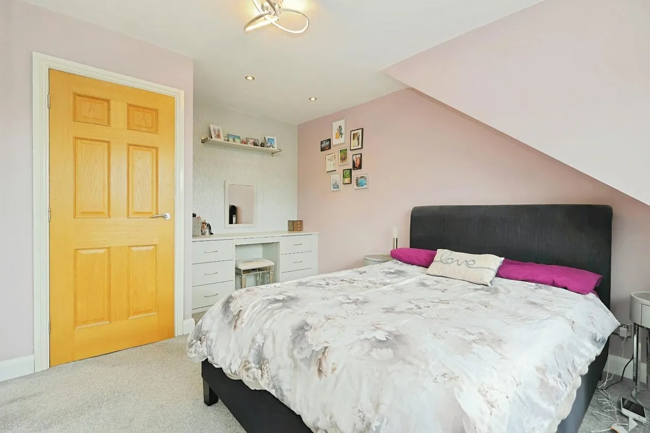 Whitehall Road, Farnley, LS12, photo 14