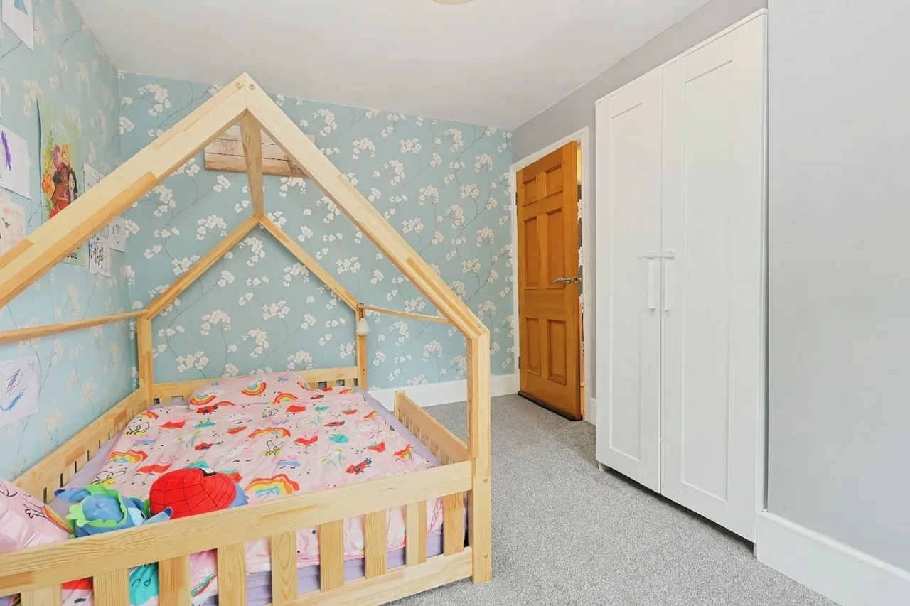 Whitehall Road, Farnley, LS12, photo 18
