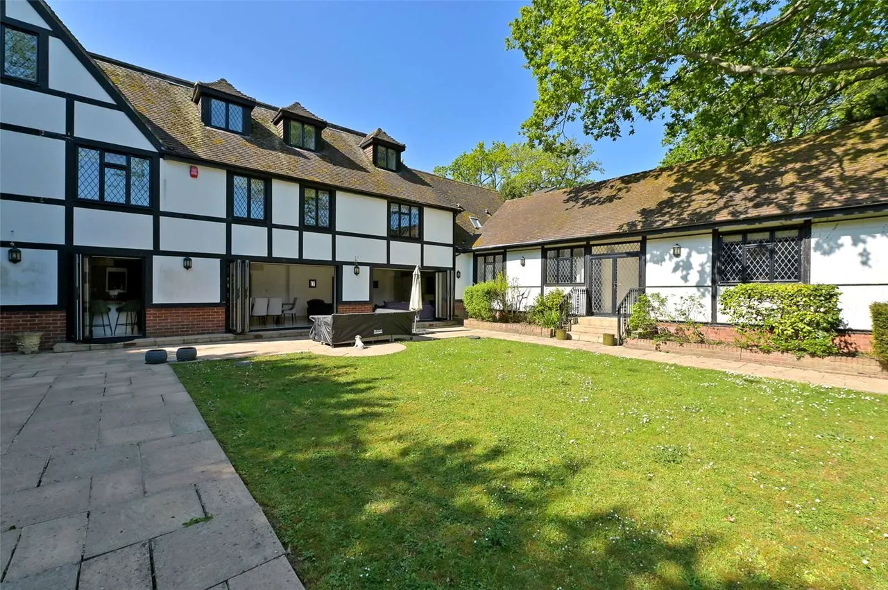 St. Leonards Hill, Windsor, SL4, photo 29