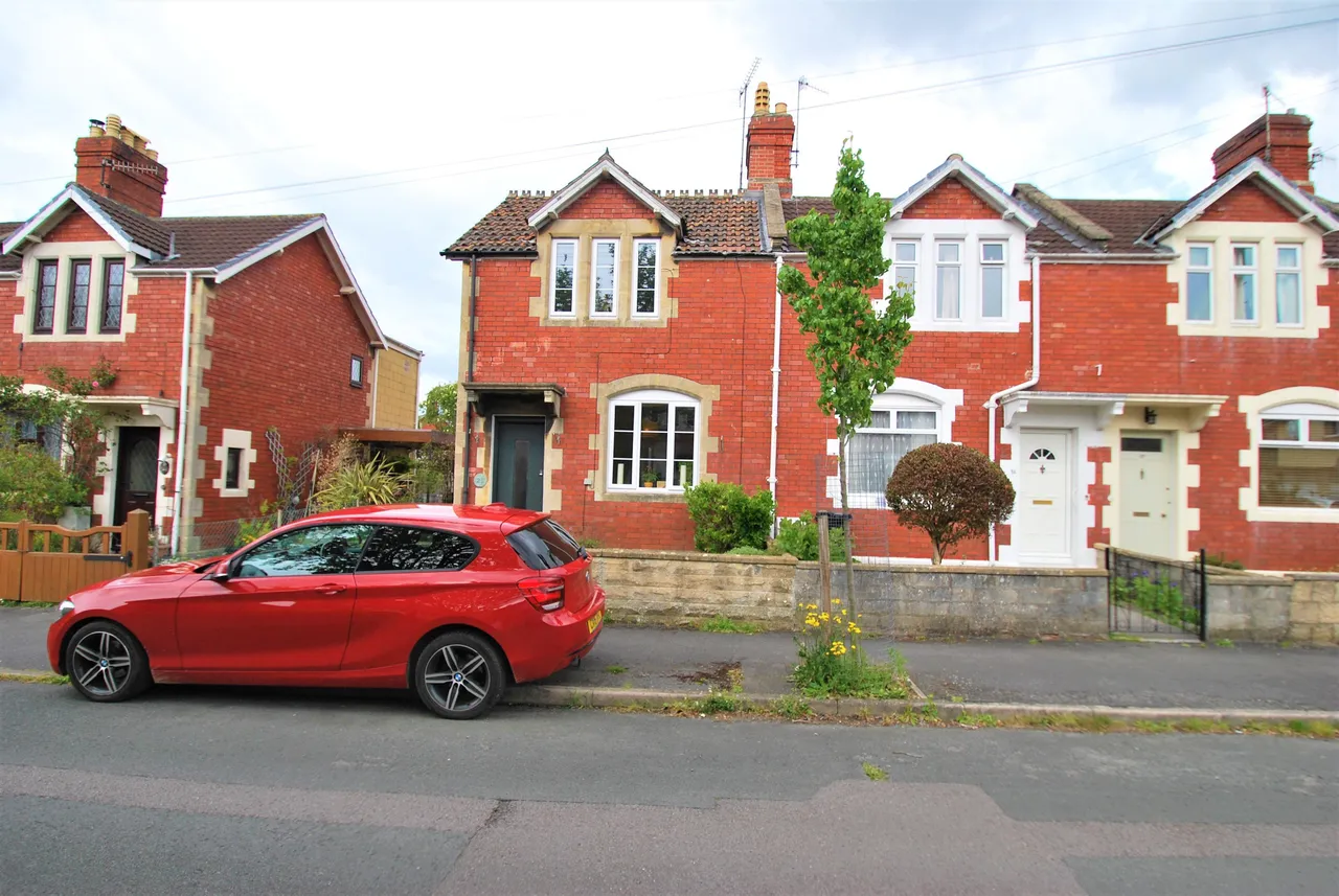 2 bed house to rent — Powlett Road, BATH