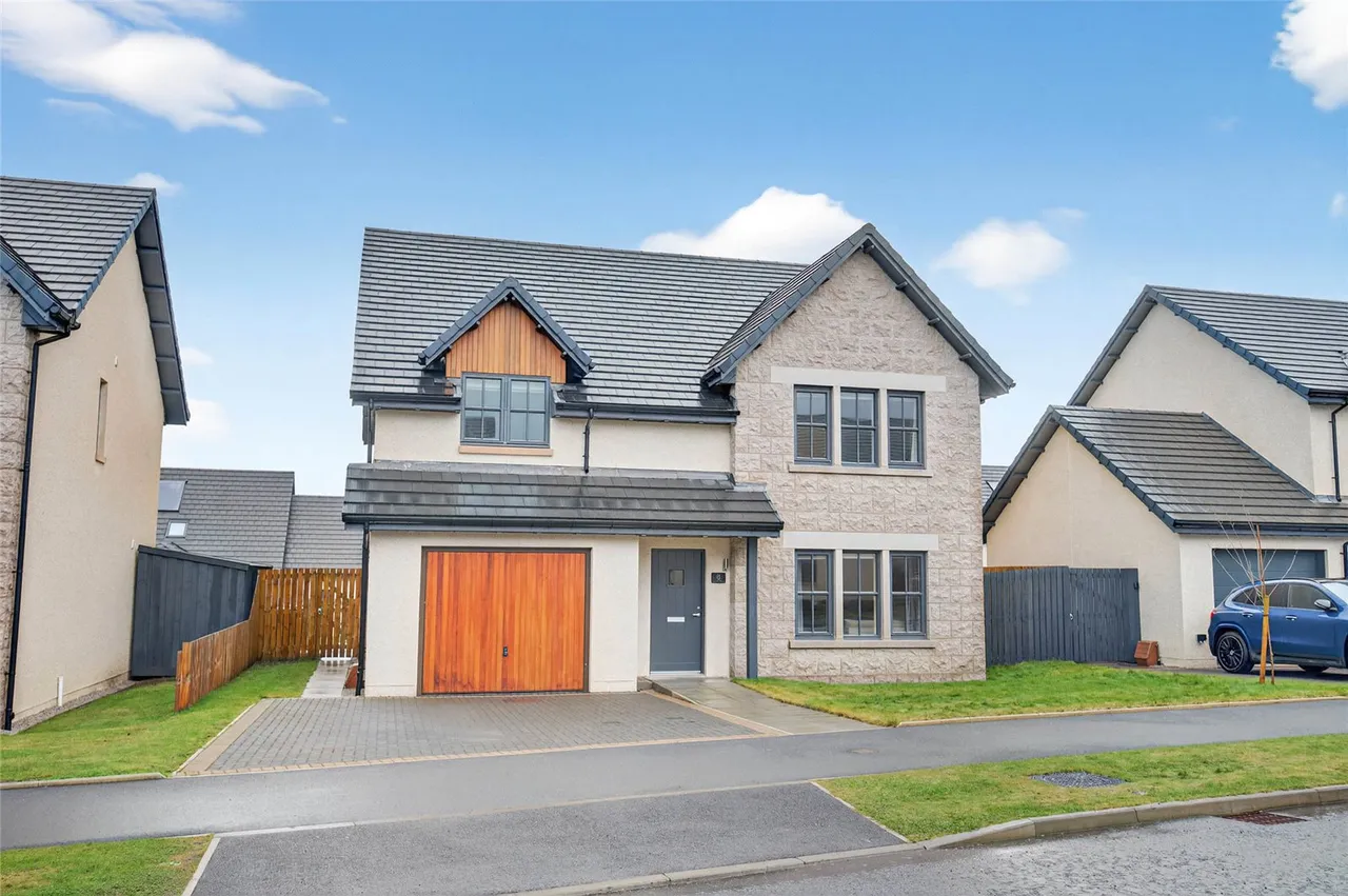 5 bed house for sale, Court Drive, Aboyne, AB34