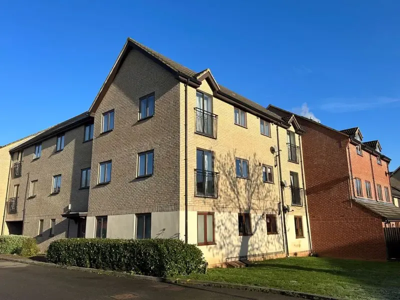 2 bed property for sale — Laxfield Drive, Broughton, Milton Keynes, Buckinghamshire, MK10 9NQ