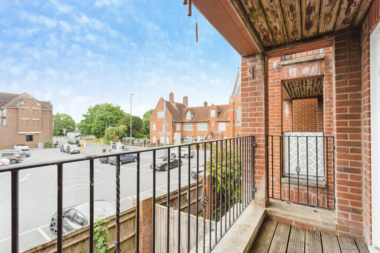 Priory Mews, Haywards Heath, RH16, photo 8