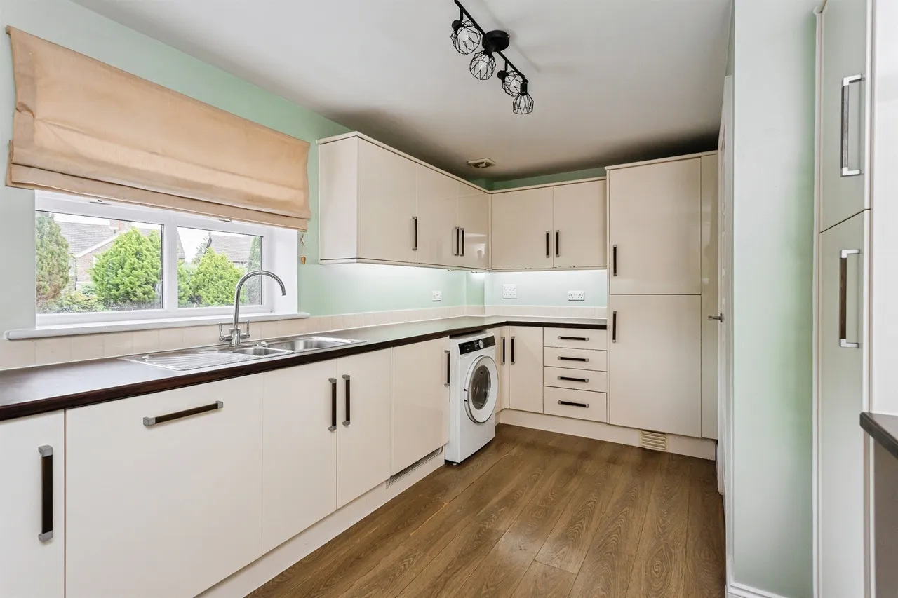 Priory Mews, Haywards Heath, RH16, photo 4